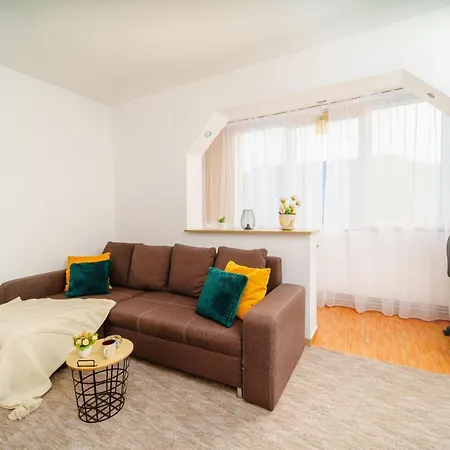 Apartment Dionysos Family - Un Refugiu Urban *