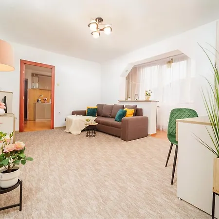 Apartment Dionysos Family - Un Refugiu Urban