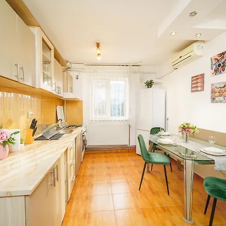 Apartment Dionysos Family - Un Refugiu Urban